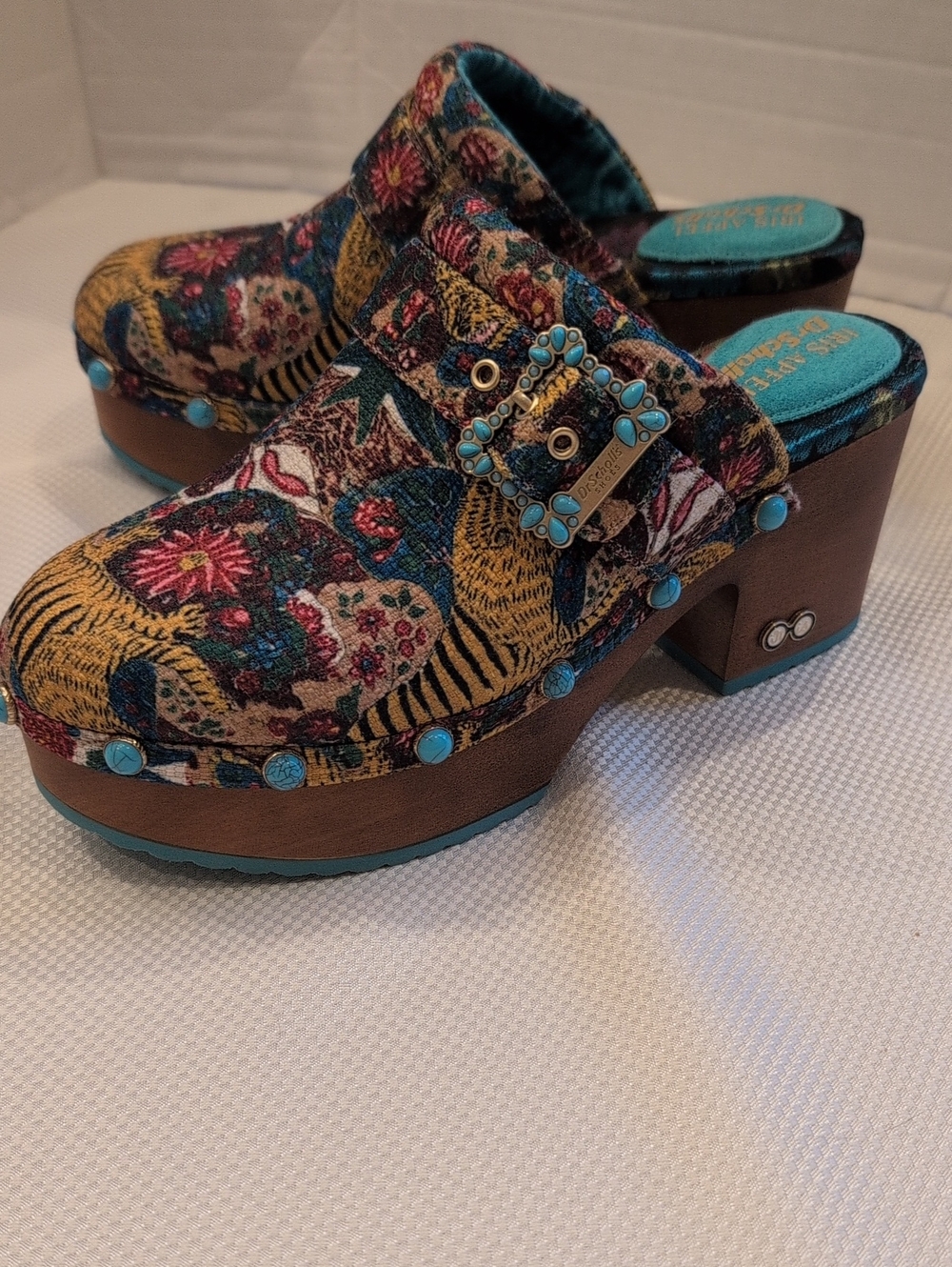 Dr Scholl's and Iris Apfel Original Joy Clogs